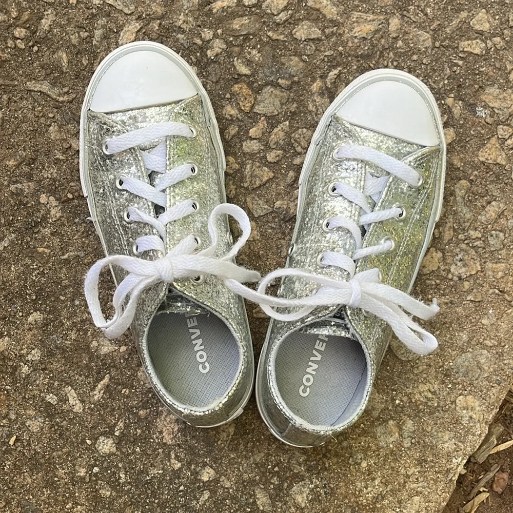 💥Converse Junior Girls All-Star Silver Glitter Low Sneakers. ‎ Size 1
